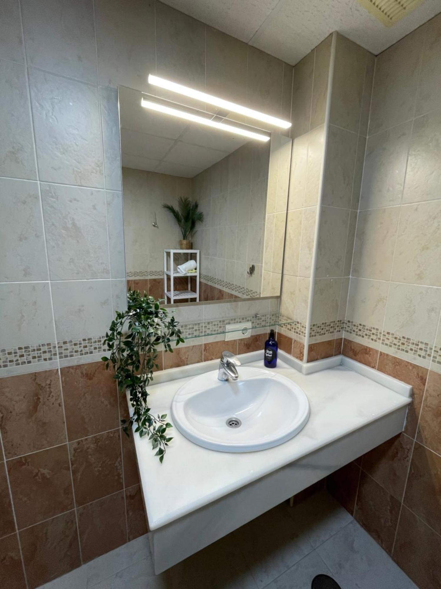 Piso En El Centro De Huelva Silencioso Y Con Gran Patio, Calle La Paz מראה חיצוני תמונה